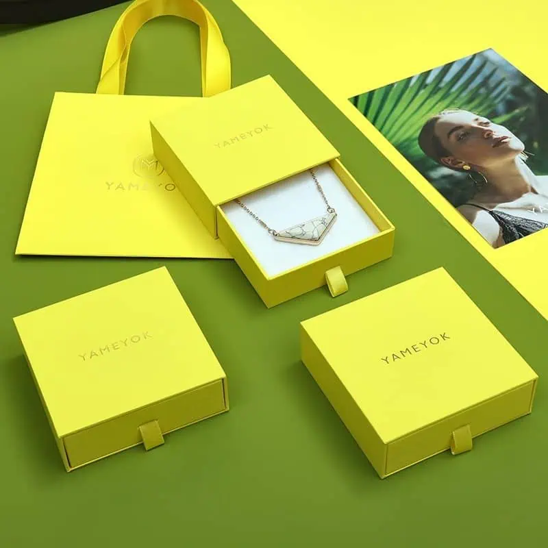 Luxury card paper bag printing with gold foil, Pantone colour match, and reinforced handles
